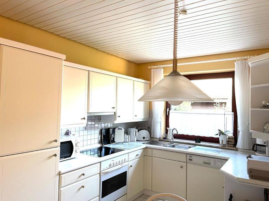 Ferienwohnung Leuchtbergblick Mit Terrasse Und Pkw Stellplatz Eschwege Ngoại thất bức ảnh