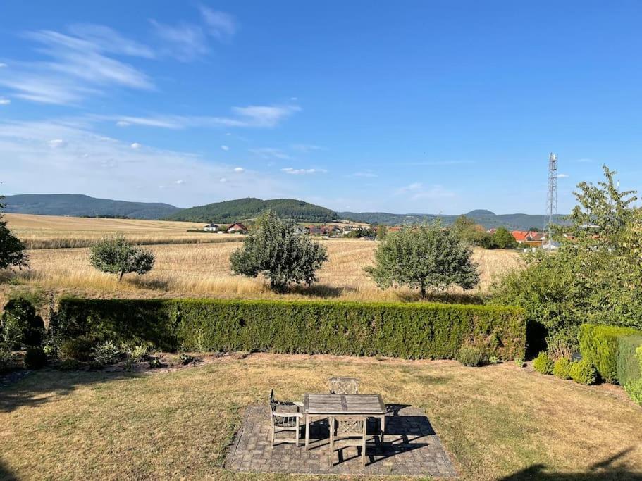 Ferienwohnung Leuchtbergblick Mit Terrasse Und Pkw Stellplatz Eschwege Ngoại thất bức ảnh