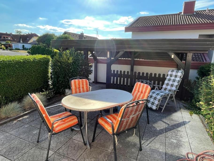 Ferienwohnung Leuchtbergblick Mit Terrasse Und Pkw Stellplatz Eschwege Ngoại thất bức ảnh