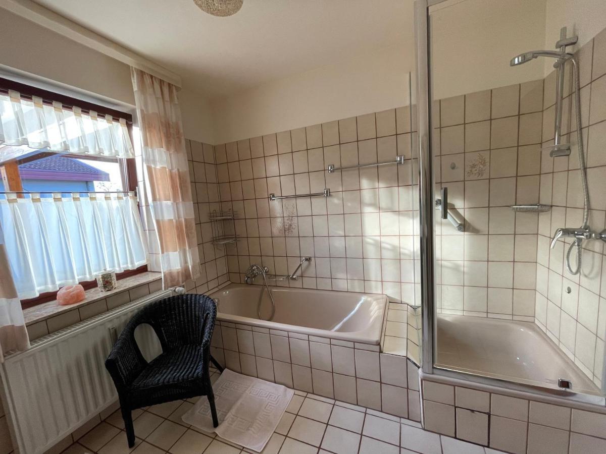 Ferienwohnung Leuchtbergblick Mit Terrasse Und Pkw Stellplatz Eschwege Ngoại thất bức ảnh
